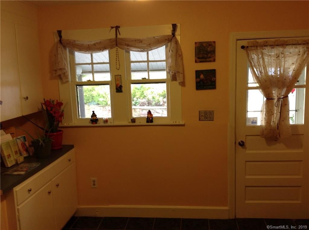 333 Scott Swamp Rd, Farmington, CT 06032